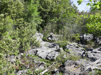 Passage dans les rochers