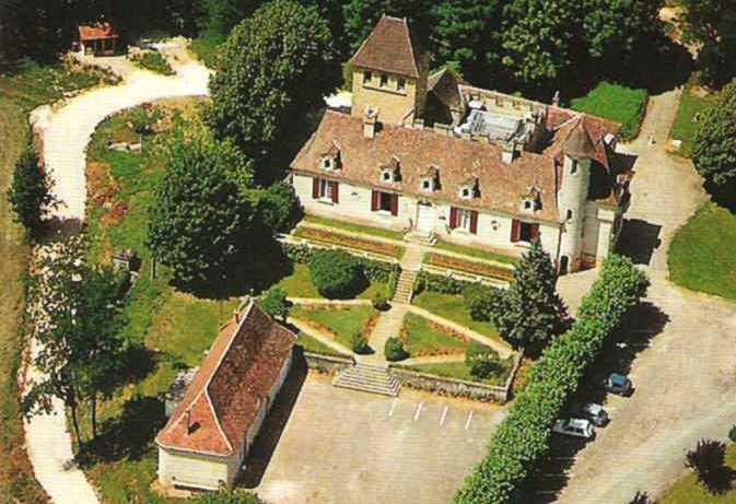 Résultat de recherche d'images pour "sarlat-la-canéda 24200 château de Loubejac""