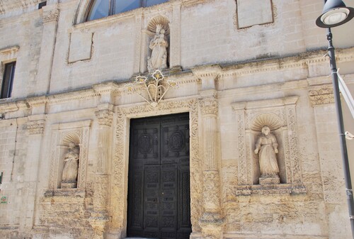 Autres vues de la partie haute de Matera (Italie)