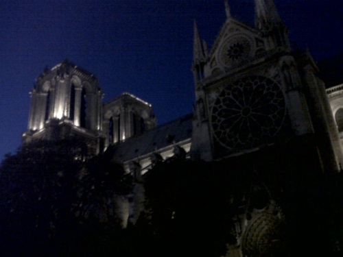 NOTRE-DAME DE PARIS .