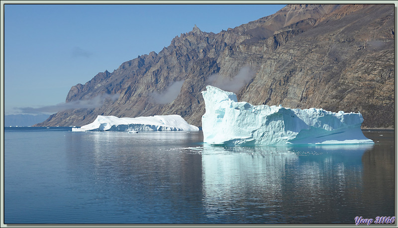 Métamorphose de l'iceberg au trou - Navigation entre Karrat Island et Illulissat - Upernivik Island - Groenland