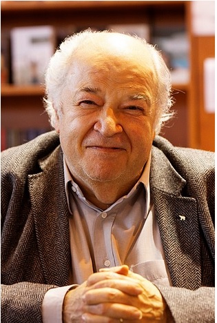 Claude Villers (1944-2023) en 2011 (Salon du livre de Paris) petit format.jpg
