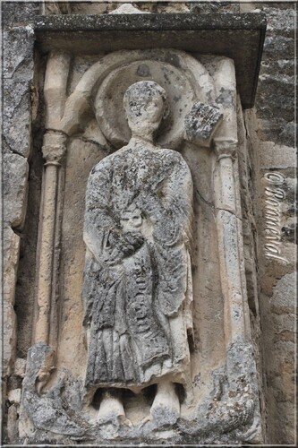 Abbaye de Montmajour Chapelle Saint-Pierre bas-relief du Saint