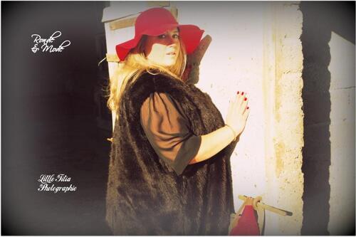 shooting capeline rouge et gilet fourrure