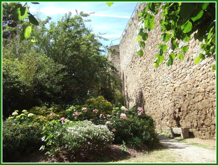 Dinan...toujours en ville