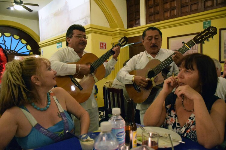 Campeche - Restaurant - Les mariachis