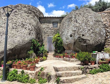 Le regret de ne pas avoir visité ce village ... 