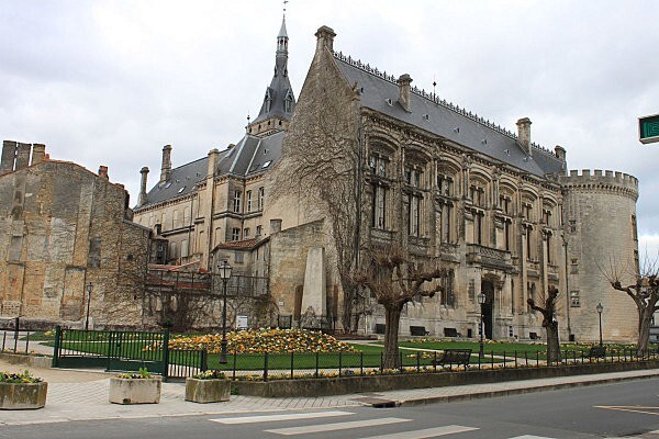 Angoulême 20 Mairie