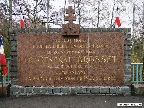 *  "Hommage et Mémoire" au Monument du 22ème BMNA à Éboulet, puis à la stèle du Général Diégo Brosset