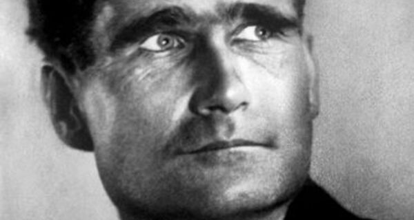 Rudolf Hess... ou comment échapper à une pendaison certaine