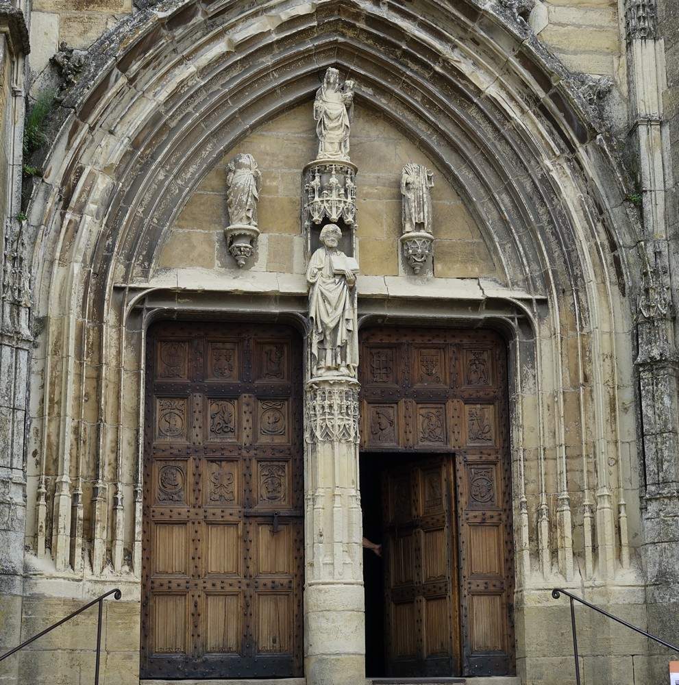 Saint-Côme-d'Olt : l'église Saint-Côme-et-Saint-Damien...