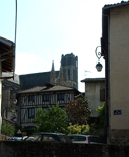 Limoges :Son patrimoine historique, le quartier de la Cité,un ancien lieu médiéval autour de sa Cathédrale