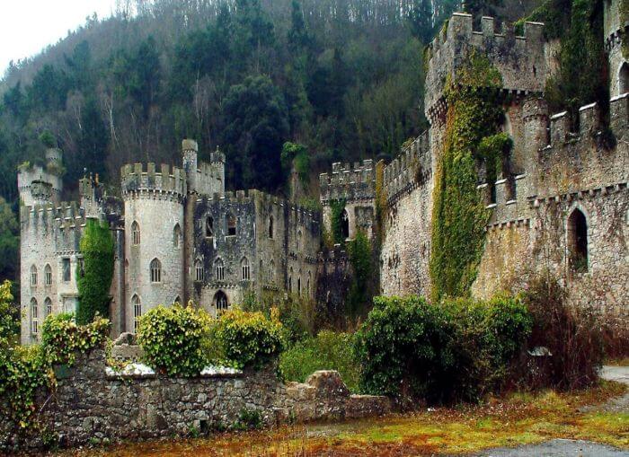 23 châteaux les plus beaux et magnifiques au monde