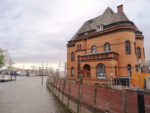 Hambourg : fête au port et nouvelle philharmonie