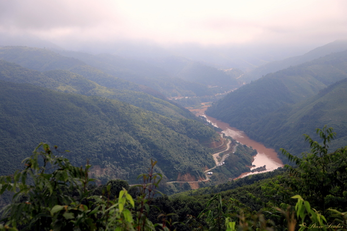 De Houeisako à la rivière Nam Ou