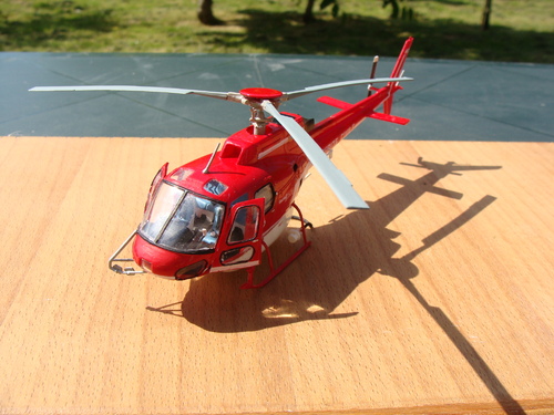 Maquette hélicoptère AS350B Ecureuil F-ZBBN Sécurité Civile au 1/48