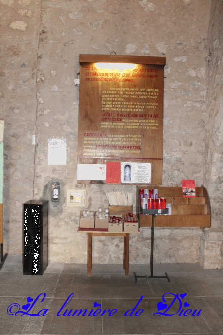 Moustiers Sainte Marie : L'église Notre-Dame de l'Assomption