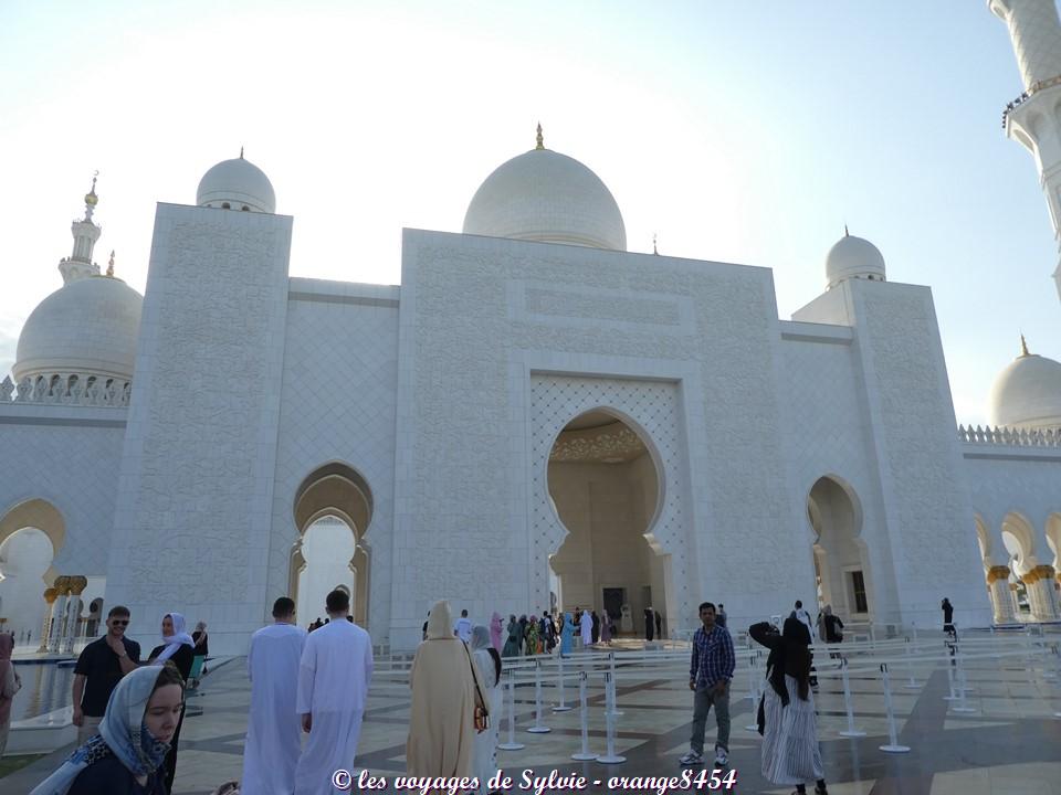 ABU DHABI MOSQUÉE Cheikh Zayed exterieur