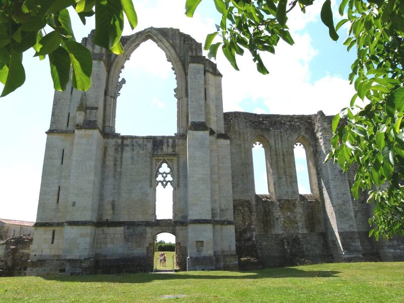 L'Abbaye St Pierre de Maillezais