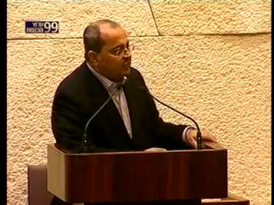 كشف النائب أحمد الطيبي، نائب رئيس الكنيست ورئيس كتلة القائمة الموحدة والعربية للتغيير، في خطابه بالكنيست بأن وحدة تدريب الكلاب التابعة للجيش الاسرائيلي تقوم بتدريب الكلاب على الهجوم عند سماع عبارة " الله أكبر " ، وأثار خطابه ردود فعل صاخبة ولا سيما فلسطينية عربية وإسلامية. كشف النائب أحمد الطيبي، نائب رئيس الكنيست ورئيس كتلة القائمة الموحدة والعربية للتغيير، في خطابه بالكنيست بأن وحدة تدريب الكلاب التابعة للجيش الاسرائيلي تقوم بتدريب الكلاب على الهجوم عند سماع عبارة " الله أكبر " ، وأثار خطابه ردود فعل صاخبة ولا سيما فلسطينية عربية وإسلامية.