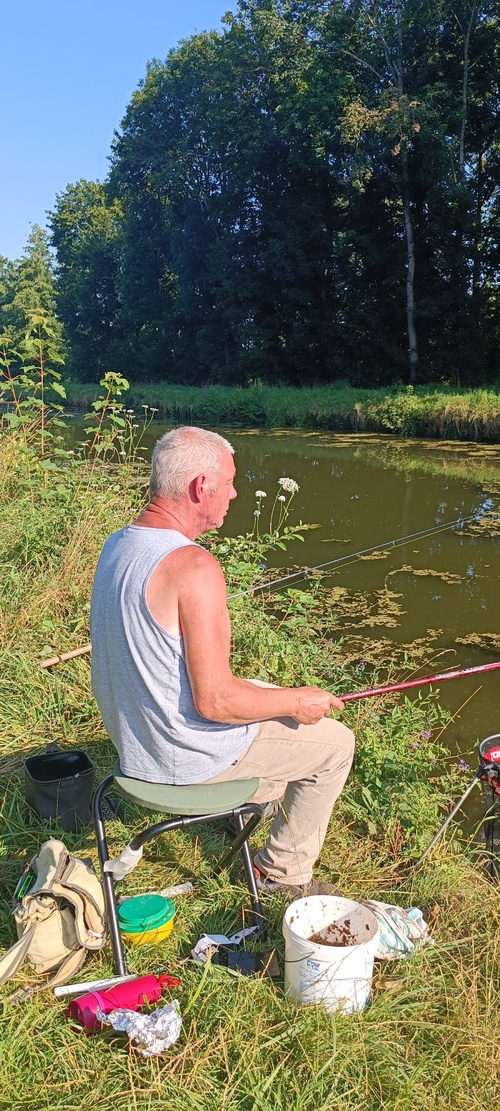 MON MARI CE MATIN À LA PÊCHE 