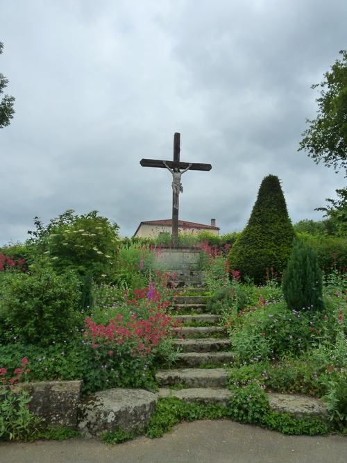 Montigny, le "Chemin de la Croix de Pierre"....