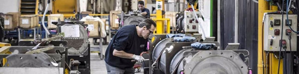 11.05.Bandeau.travail entreprise industrie.JEAN-PHILIPPE KSIAZEK AFP.600.150