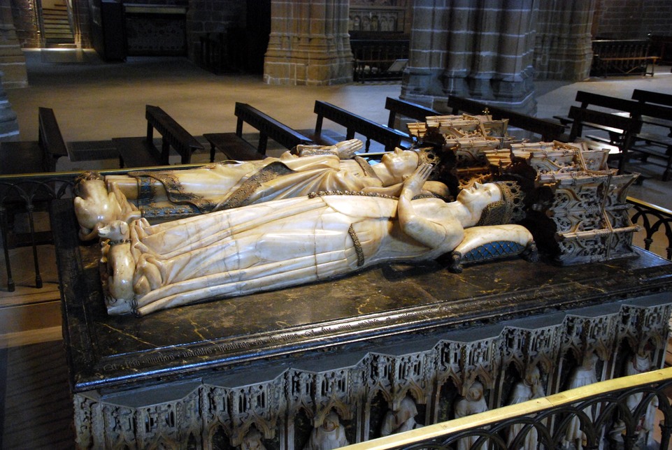 J27 - Pamplona - La cathédrale - Tombeaux des rois de Navarre