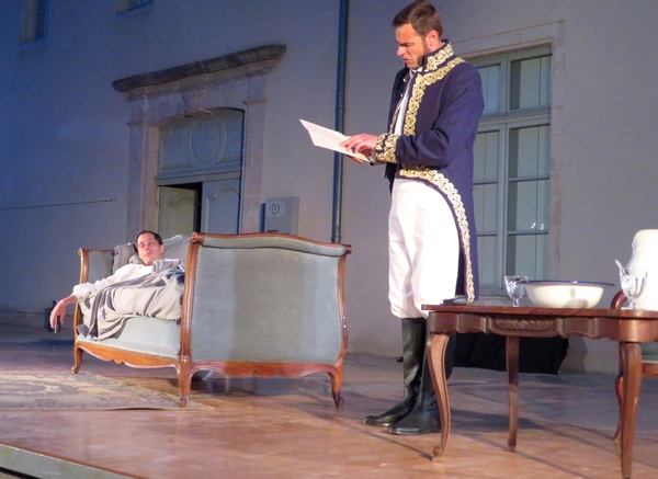 "Napoléon, la nuit de Fontainebleau, une superbe et très émouvante pièce de théâtre, présentée au Musée du Pays Châtillonnais....