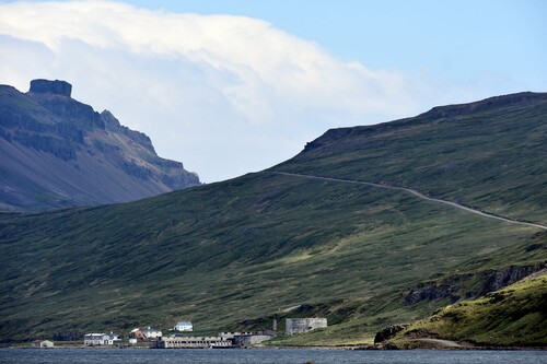 De Laugarhóll à Urðartindur (Nordurfjördur)