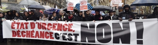 Manifestation-contre-l-etat-d-urgence-et-la-decheance-de-nationalite-a-Paris