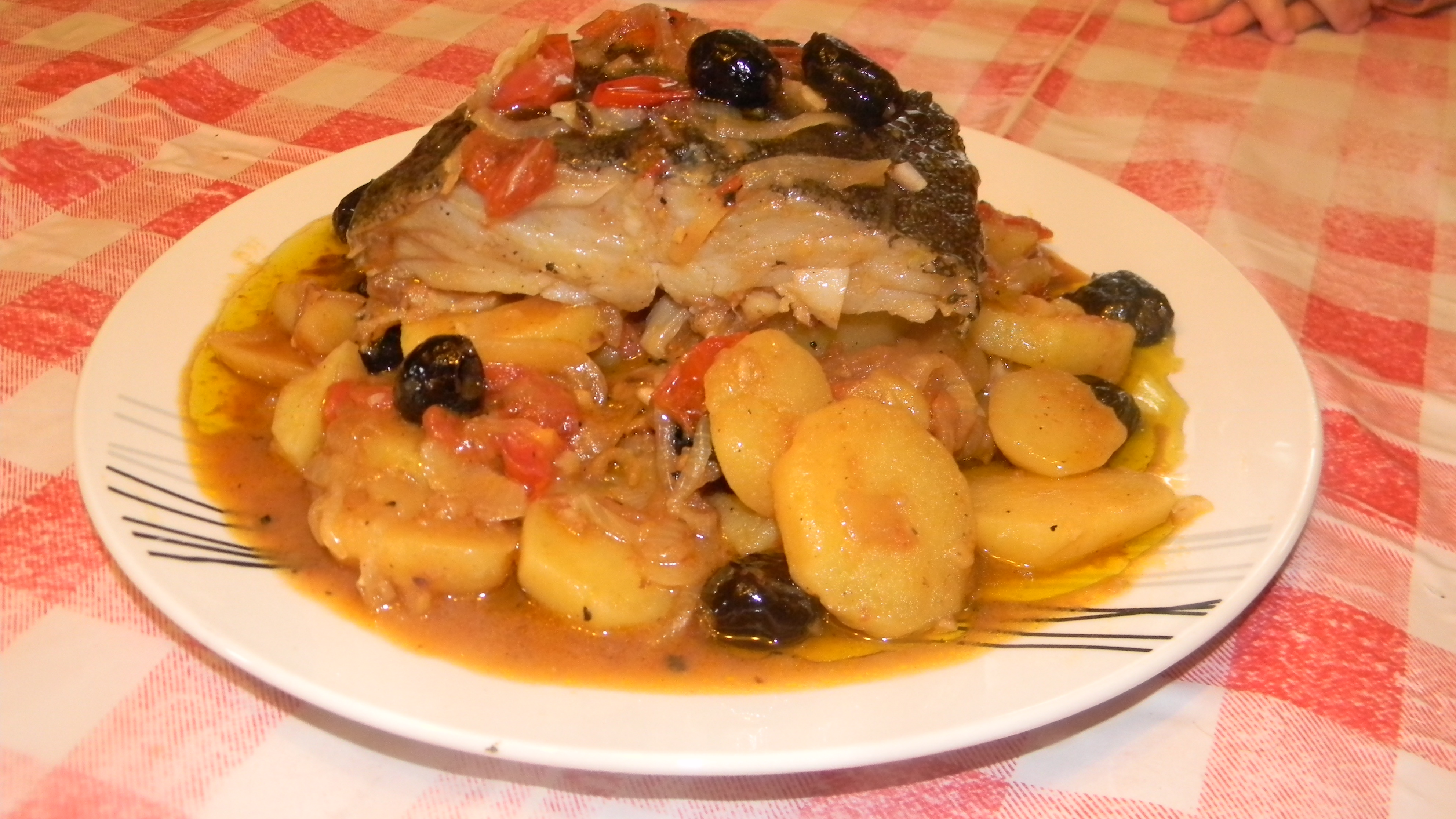 Morue portugaise, pomme de terre, tomate, olive noire, façon belle maman! -  Cuisine familiale...