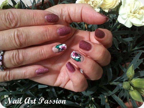 nail art texturé et fleur d'hibiscus !