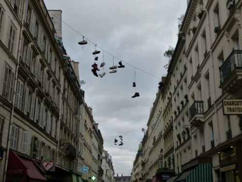 chaussures accrochées Street-art Beaubourg 4
