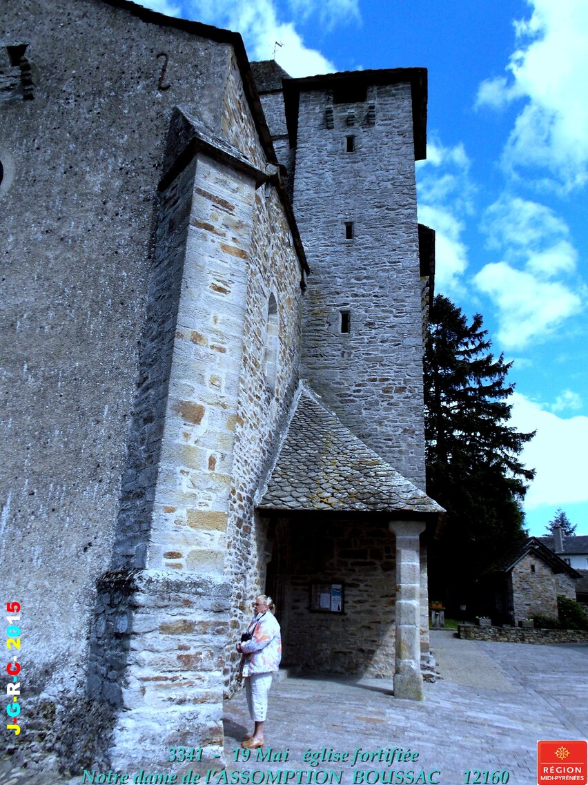 EGLISE FORTIFIEE DE  BOUSSAC  12     1/2      15/11/2015