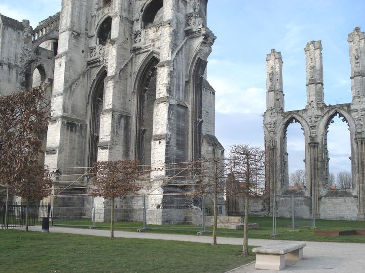 Ruines de l'abbaye Saint Bertin.