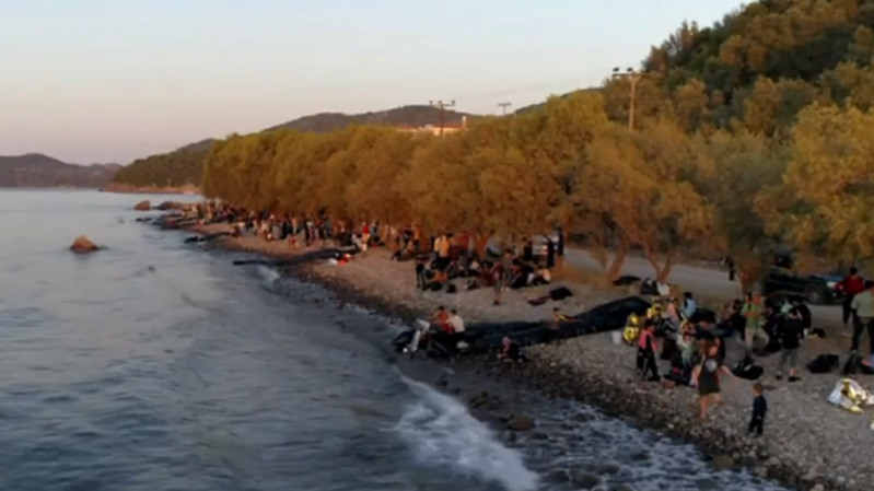 Grèce : 650 migrants débarquent en une heure à Lesbos, première arrivée massive depuis trois ans