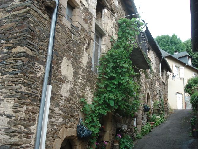 LE VILLAGE DE DONZENAC EN CORREZE