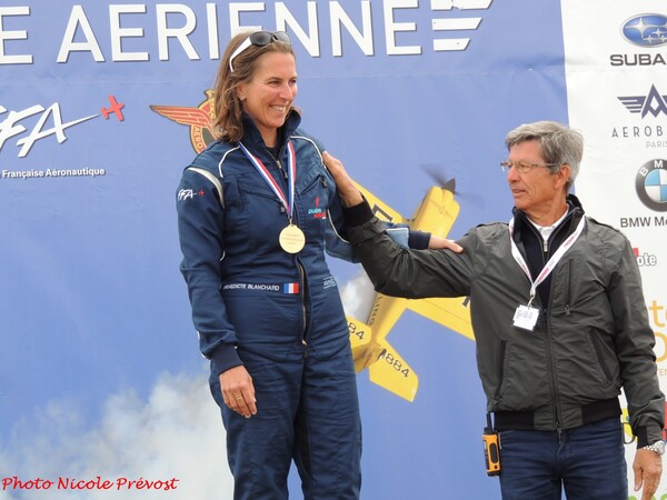 Nicole Prévost a assisté au championnat de France de voltige aérienne à Darois