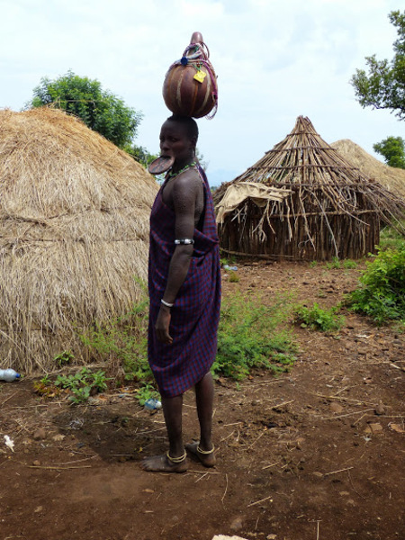 portraits de femmes mursi