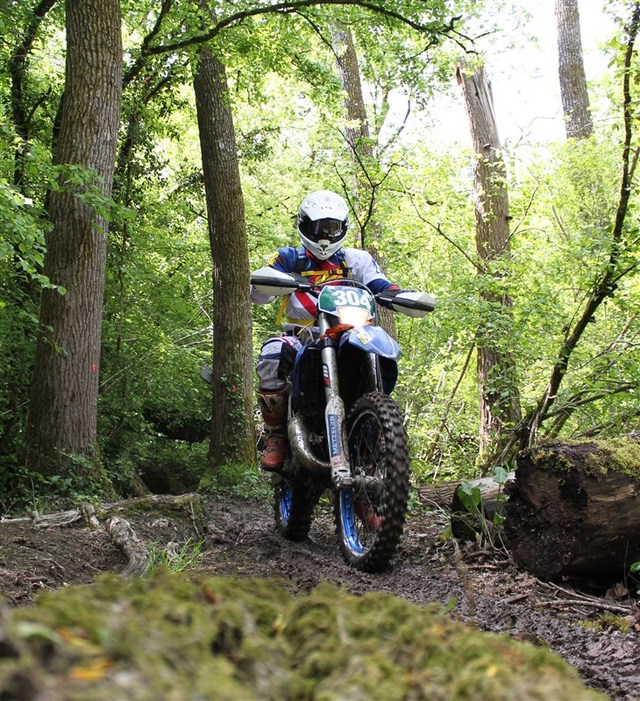 Blog de sylviebernard-art-bouteville : sylviebernard-art-bouteville, Enduro des Coteaux Charentais . Châteauneuf-sur-Charente 4.05.2014