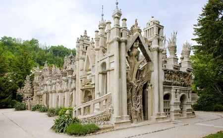 Le Palais du Facteur Cheval édifice sorti de l’imaginaire d’un postier français