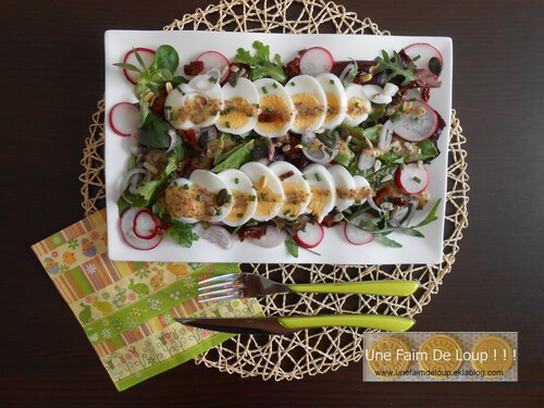 Salade printanière aux œufs durs, jeunes pousses et radis