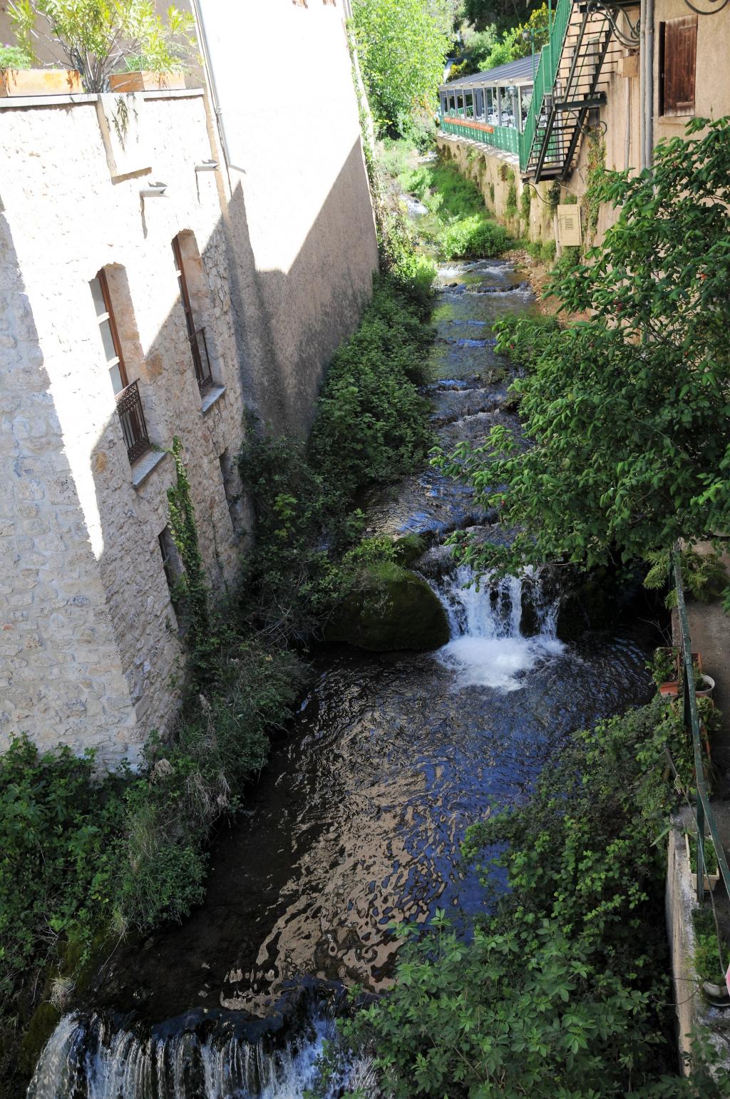 Moustiers-Sainte-Marie...Les cascades !