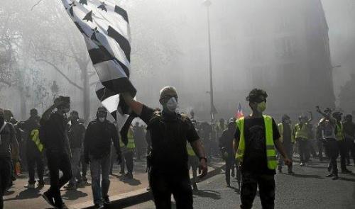 Paris, la vois guerrière