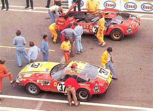 Ferrari 365 GTB/4 Daytona  (2/3)