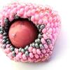 Bague tissée de perles gris et rose avec grosse perle rose 18€