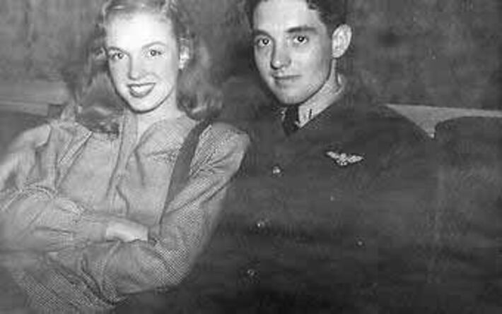  1946:  Norma Jeane et Len Cormier, un aviateur de l'armée qui dansa avec elle,  au Tommy Dorsey's Casino Gardens de Santa Monica 