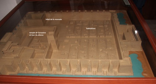 Les citadelles du désert Kyzyl Koum : Toprak Kala