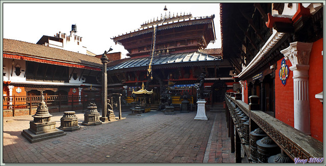 Blog de images-du-pays-des-ours : Images du Pays des Ours (et d'ailleurs ...), Cour du temple Rudravarna Mahavihar en panorama 3D - Patan - Vallée de Katmandou - Népal